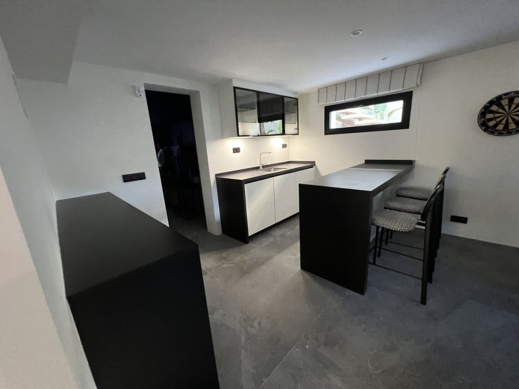 4 Bed Townhouse for sale in Nueva Andalucía Costa Del Sol, Málaga, Spain