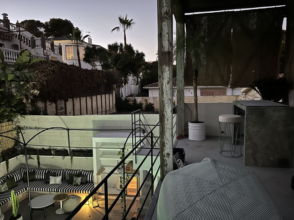 4 Bed Townhouse for sale in Nueva Andalucía Costa Del Sol, Málaga, Spain