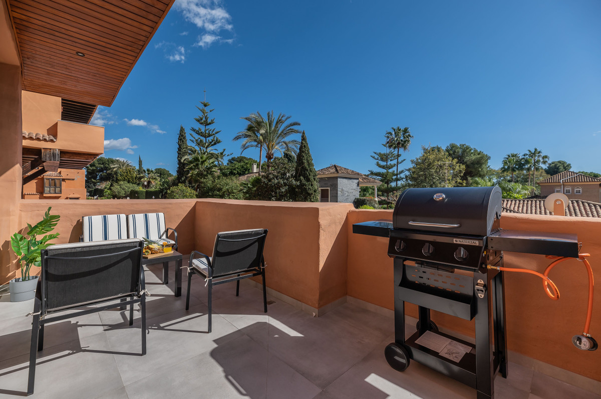 Se vende Apartamento Planta Media de 5 dormitorios en Costa Del Sol, Málaga, España
