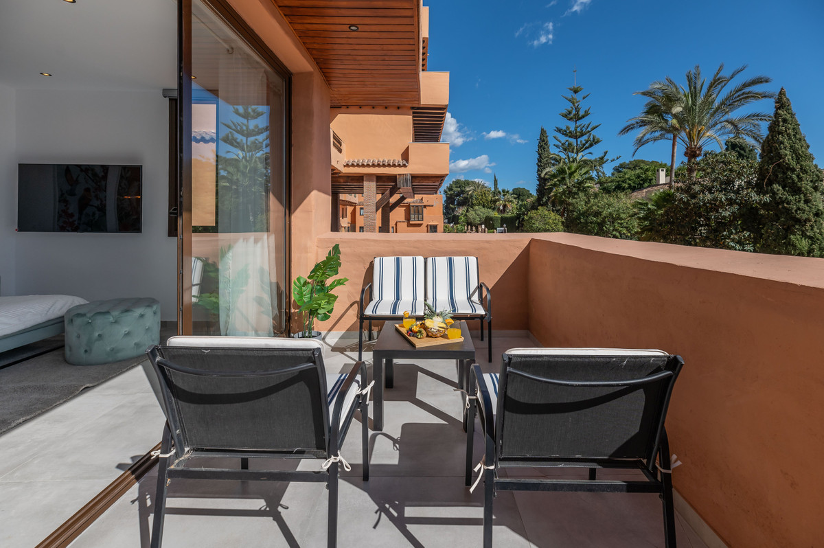 Se vende Apartamento Planta Media de 5 dormitorios en Costa Del Sol, Málaga, España