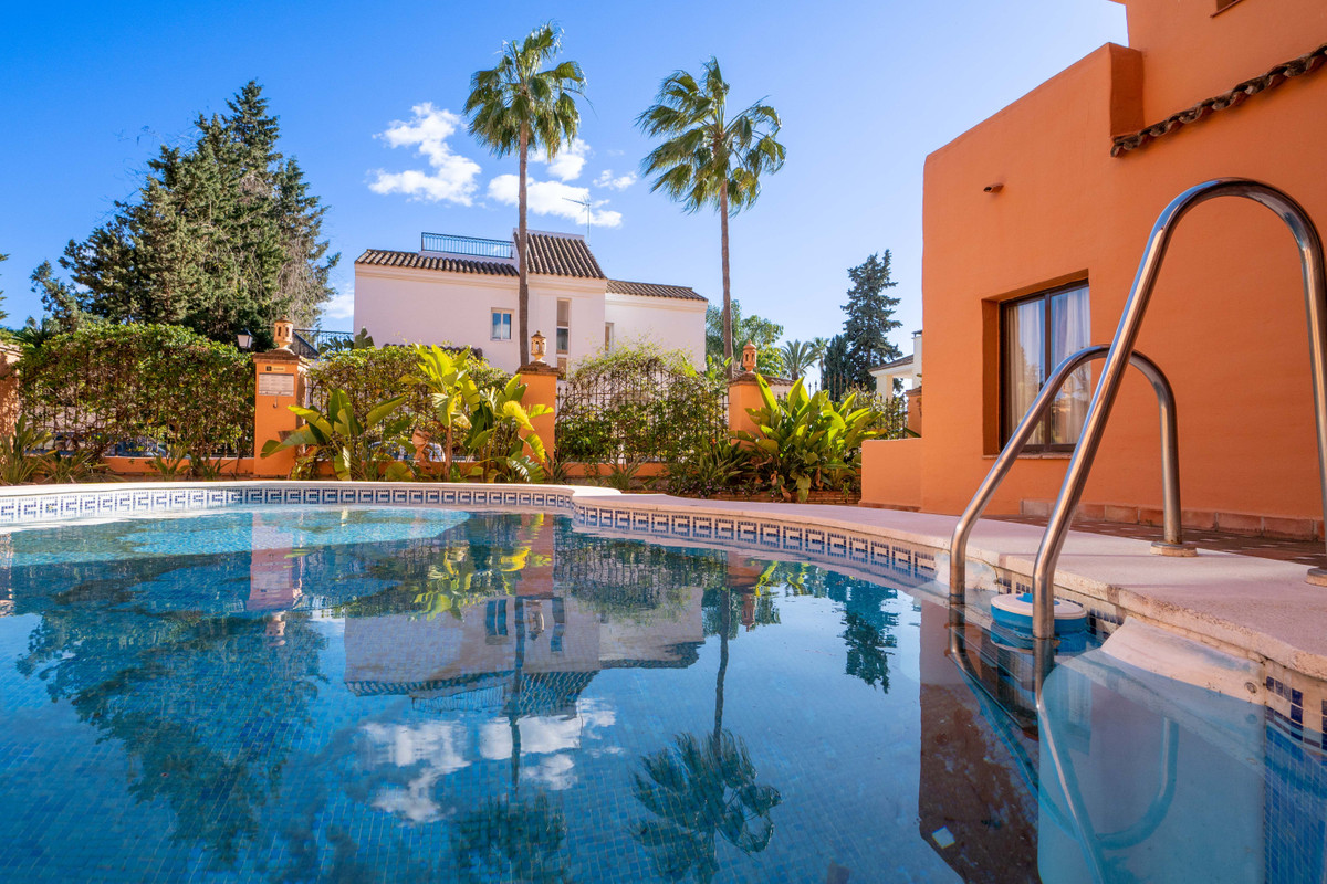 Se vende Apartamento Planta Media de 5 dormitorios en Costa Del Sol, Málaga, España