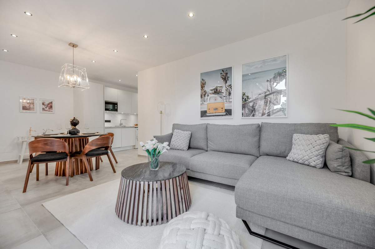 Se vende Apartamento Planta Media de 5 dormitorios en Costa Del Sol, Málaga, España