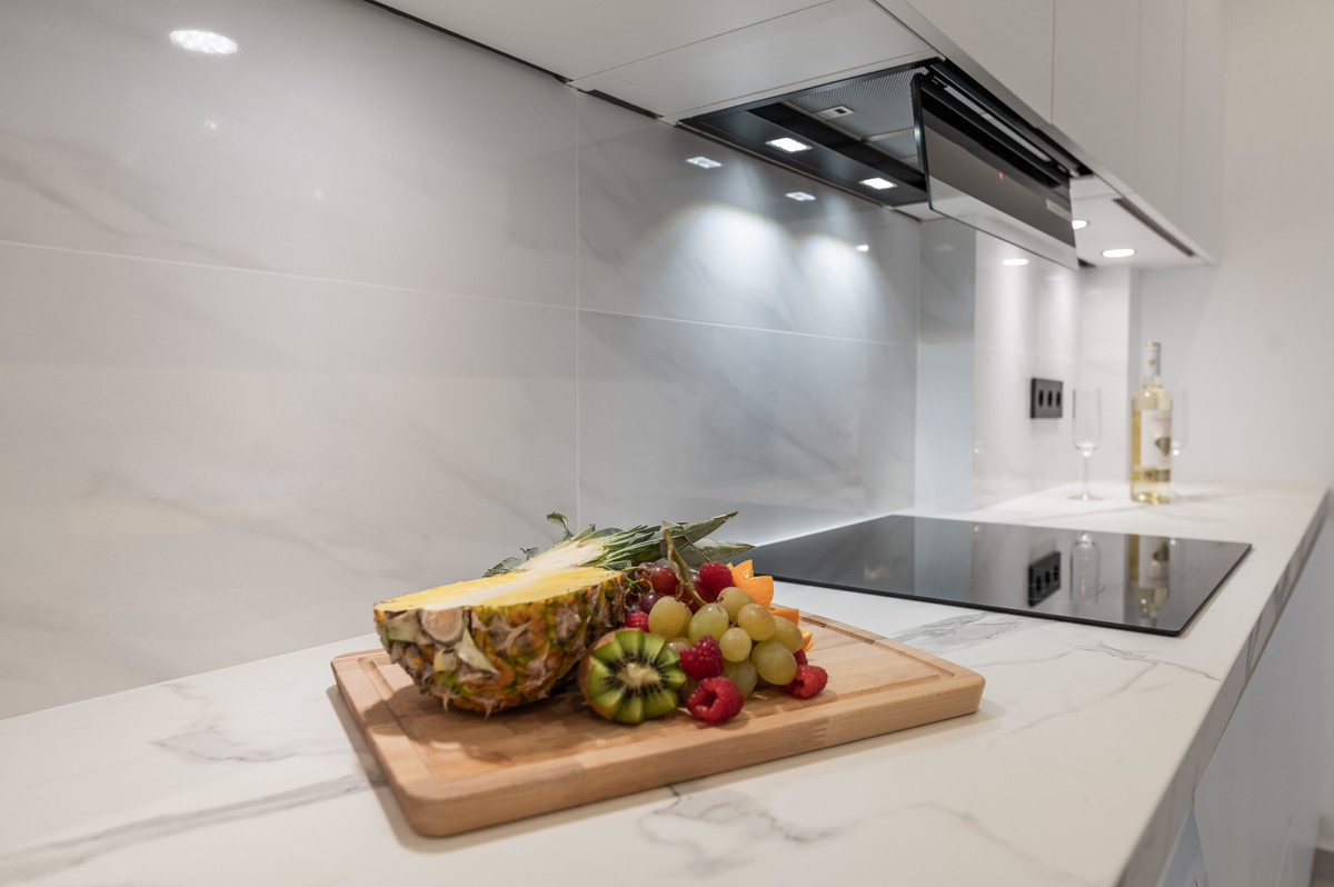 Se vende Apartamento Planta Media de 5 dormitorios en Costa Del Sol, Málaga, España