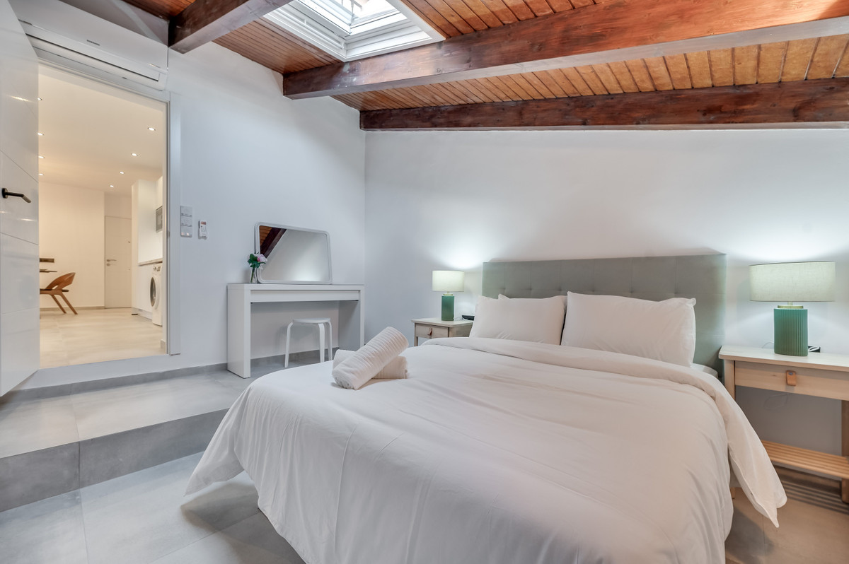 Se vende Apartamento Planta Media de 5 dormitorios en Costa Del Sol, Málaga, España