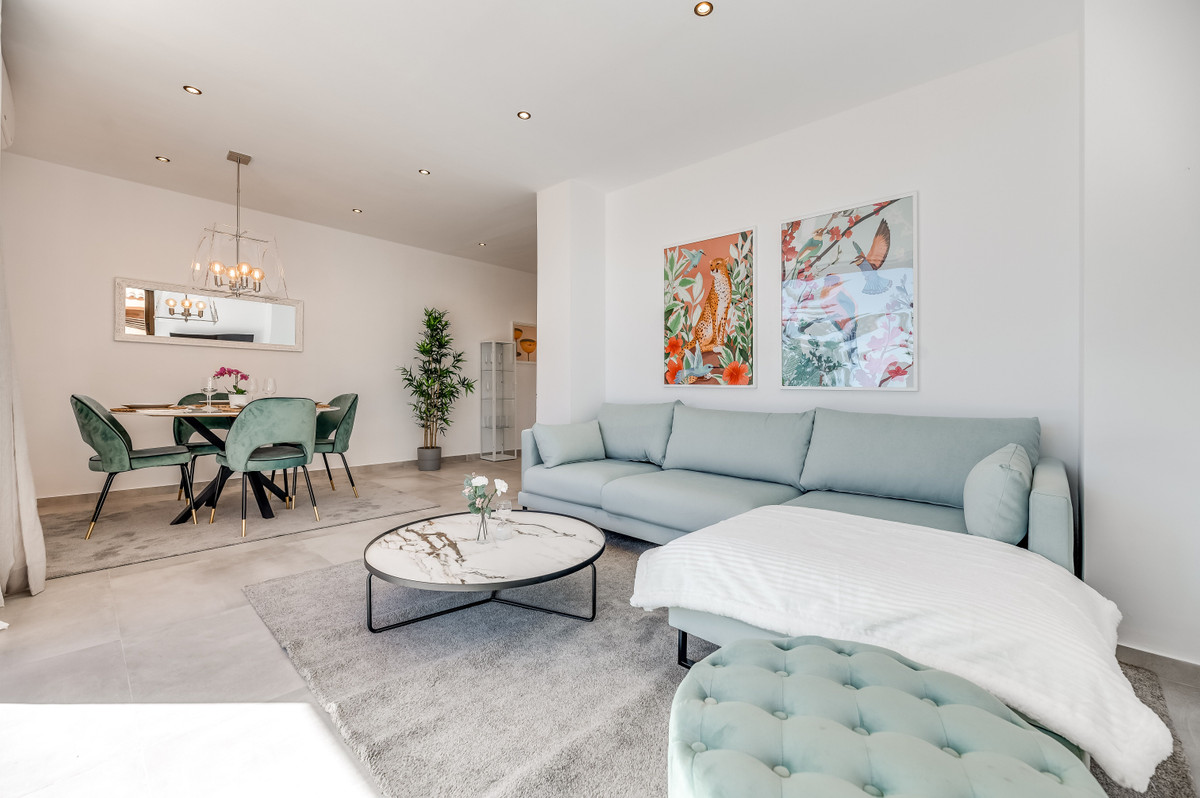 Se vende Apartamento Planta Media de 5 dormitorios en Costa Del Sol, Málaga, España