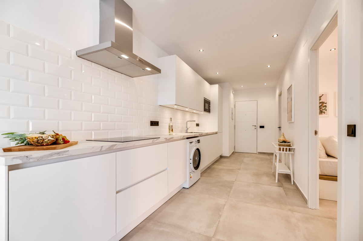 Se vende Apartamento Planta Media de 5 dormitorios en Costa Del Sol, Málaga, España