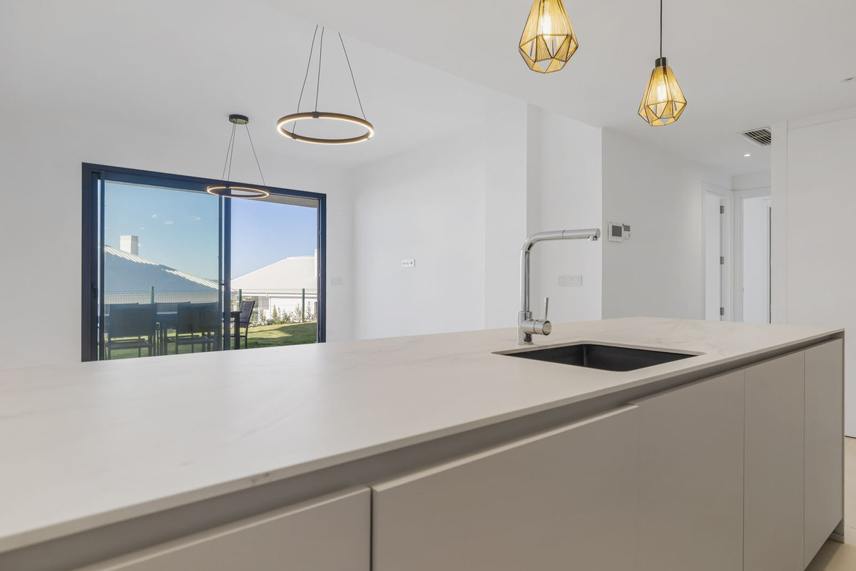 2 Bed Apartment for sale in Fuengirola Costa Del Sol, Málaga, Spain