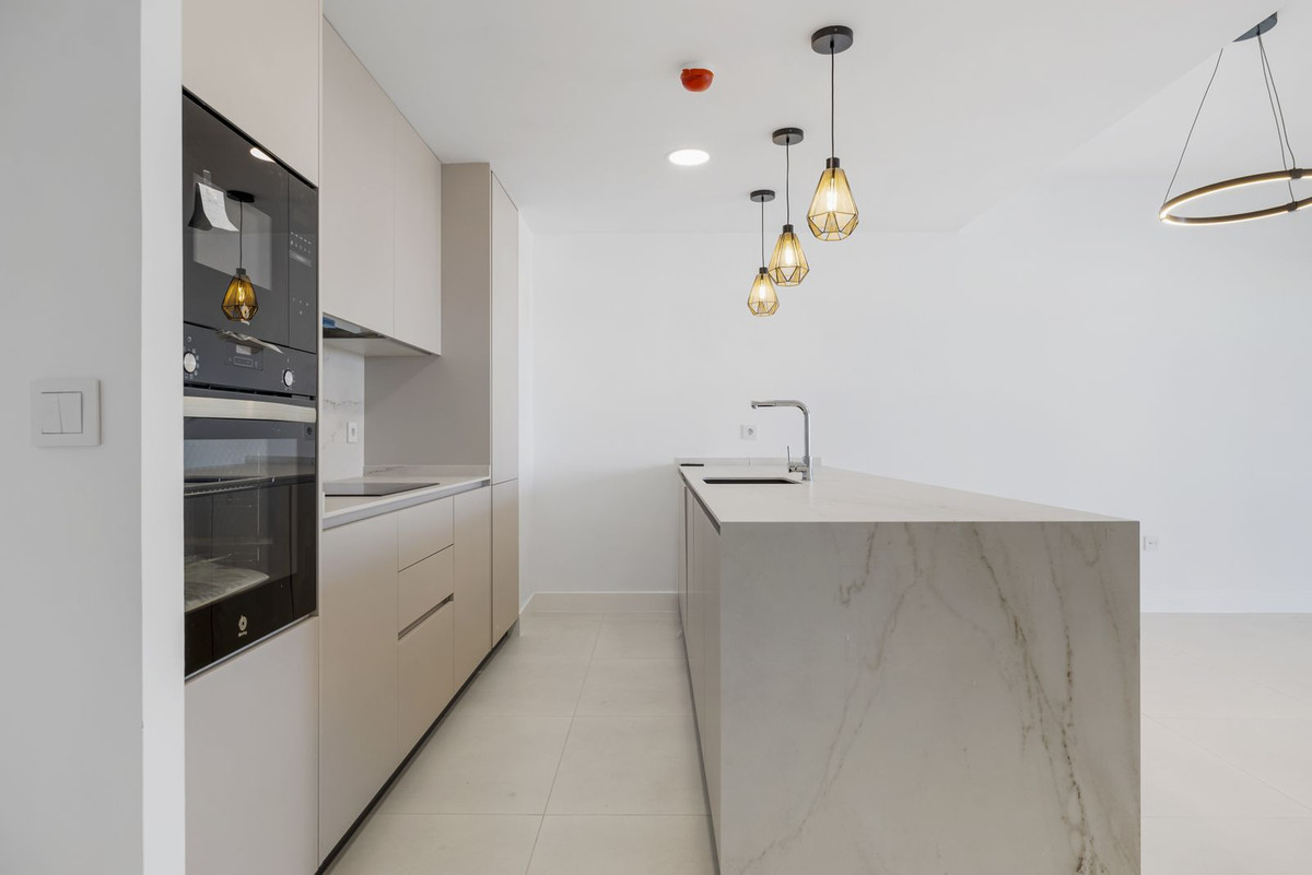 2 Bed Apartment for sale in Fuengirola Costa Del Sol, Málaga, Spain