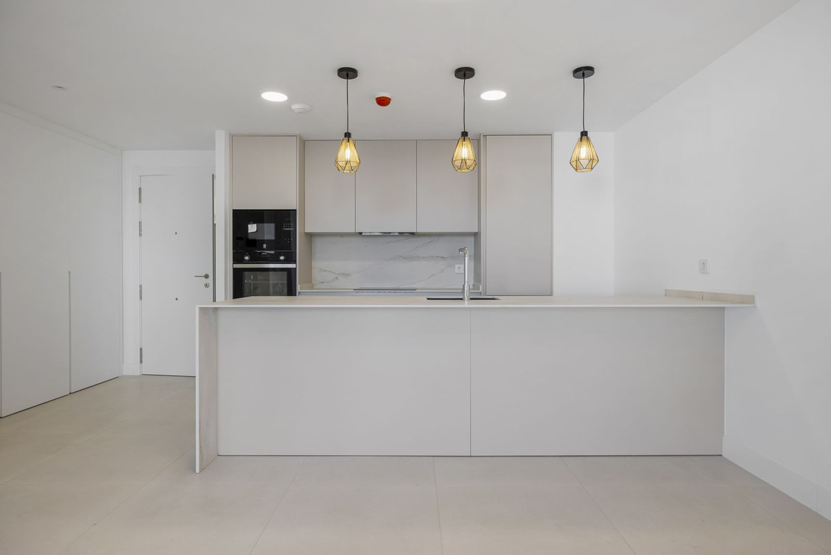 2 Bed Apartment for sale in Fuengirola Costa Del Sol, Málaga, Spain