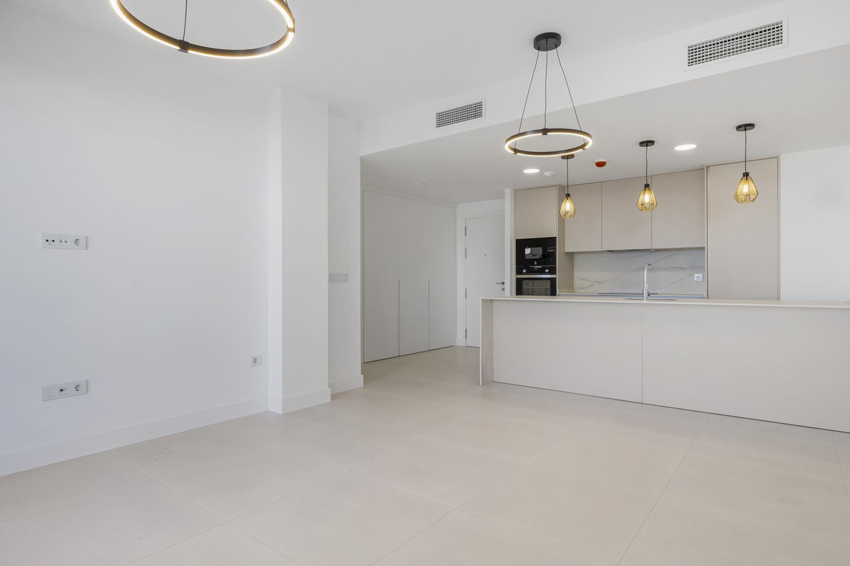 2 Bed Apartment for sale in Fuengirola Costa Del Sol, Málaga, Spain