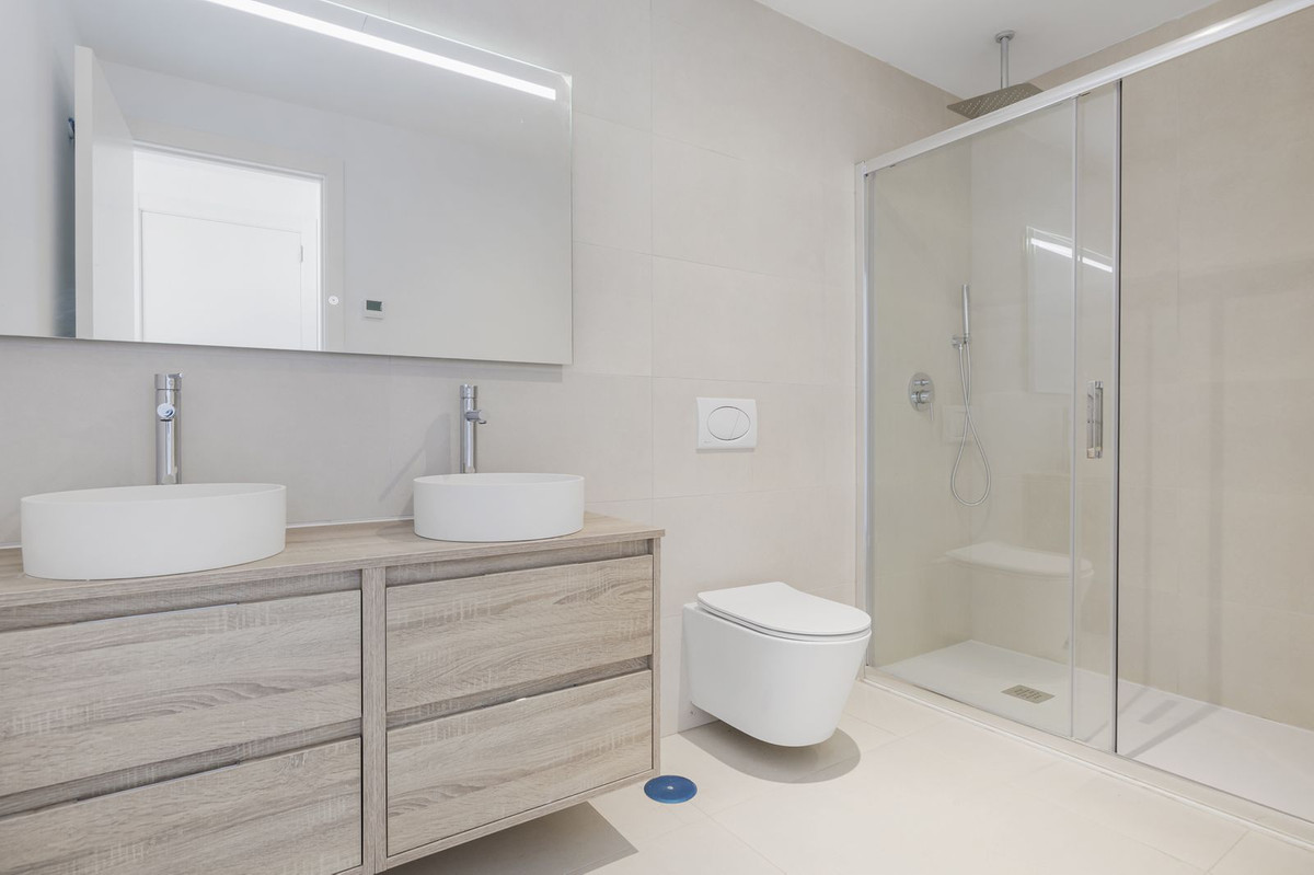 2 Bed Apartment for sale in Fuengirola Costa Del Sol, Málaga, Spain