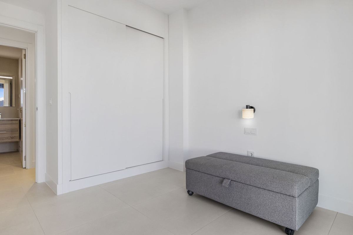 2 Bed Apartment for sale in Fuengirola Costa Del Sol, Málaga, Spain