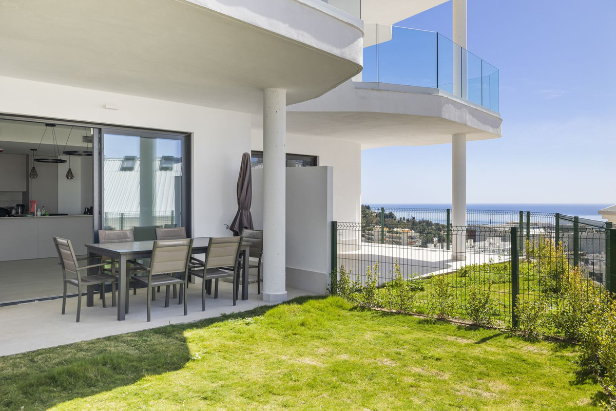 2 Bed Apartment for sale in Fuengirola Costa Del Sol, Málaga, Spain