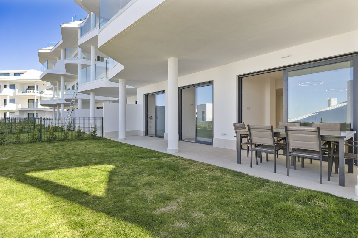 2 Bed Apartment for sale in Fuengirola Costa Del Sol, Málaga, Spain