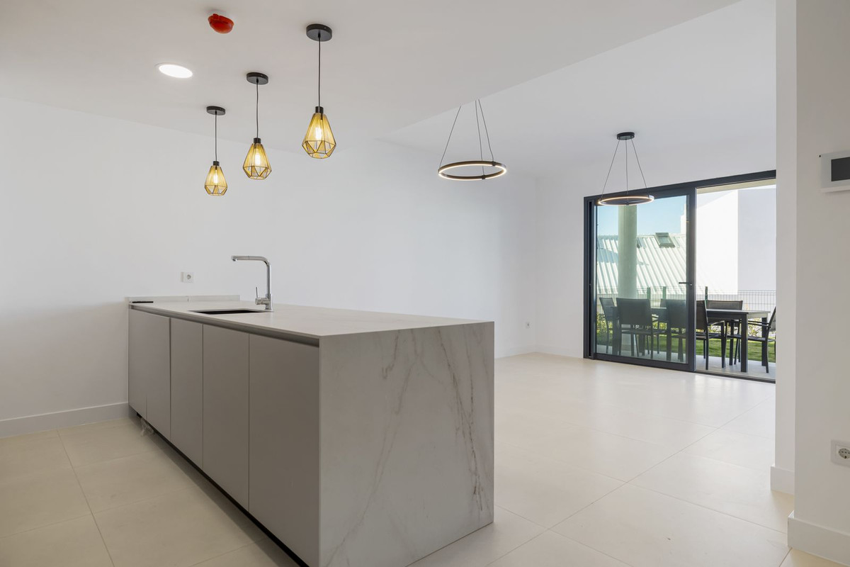 2 Bed Apartment for sale in Fuengirola Costa Del Sol, Málaga, Spain