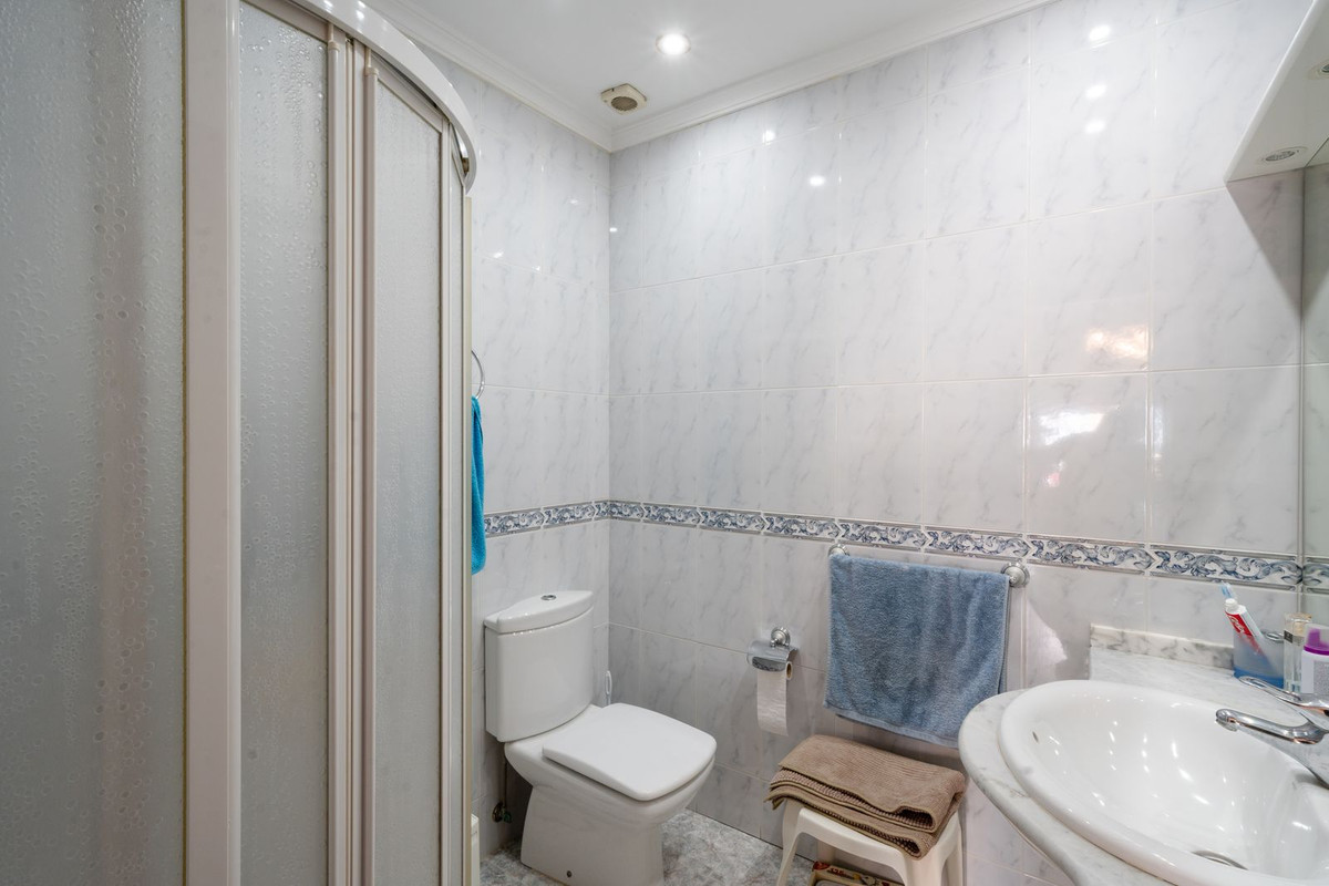 6 Bed Apartment for sale in Los Boliches Costa Del Sol, Málaga, Spain