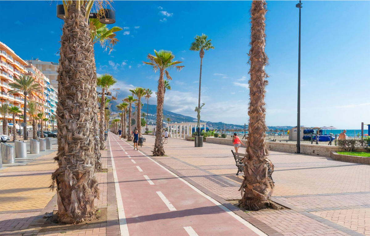 6 Bed Apartment for sale in Los Boliches Costa Del Sol, Málaga, Spain