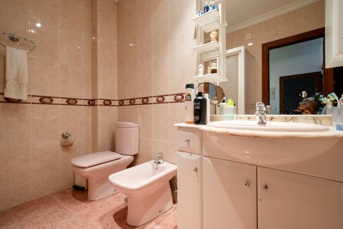 6 Bed Apartment for sale in Los Boliches Costa Del Sol, Málaga, Spain