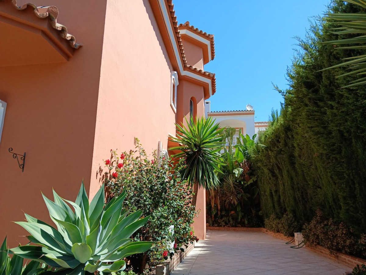 5 Bed Townhouse for sale in Mijas Costa Del Sol, Málaga, Spain