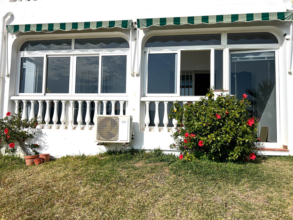Se vende Apartamento Planta Baja de 2 dormitorios en Costa Del Sol East, Málaga, España