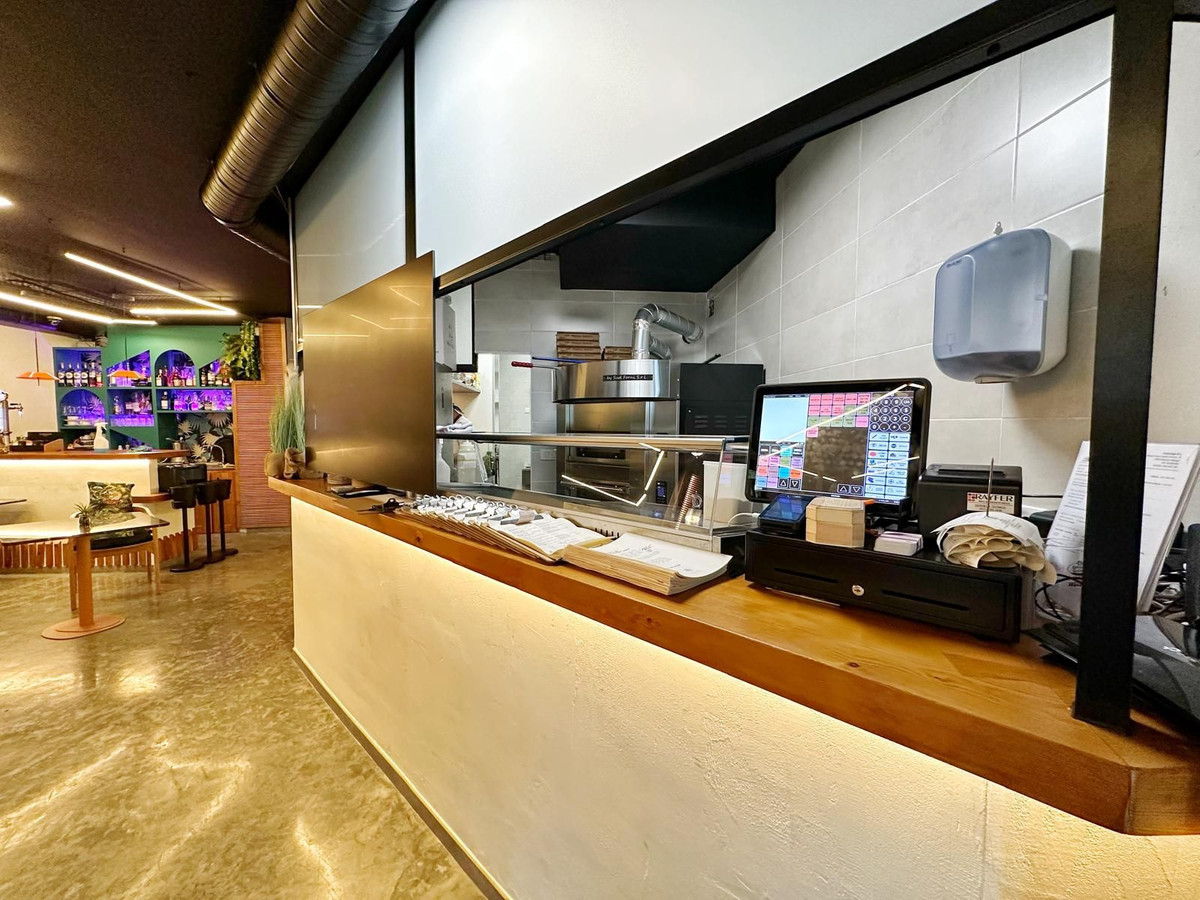 Commercial unit for sale in San Pedro De Alcántara Costa Del Sol, Málaga, Spain