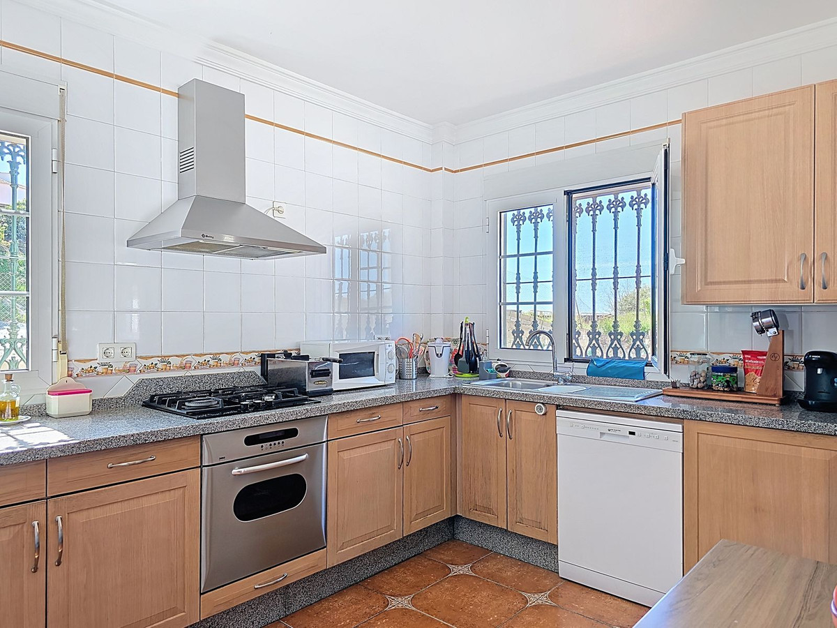 Se vende Villa - Chalet de 4 dormitorios en Costa Del Sol East, Málaga, España