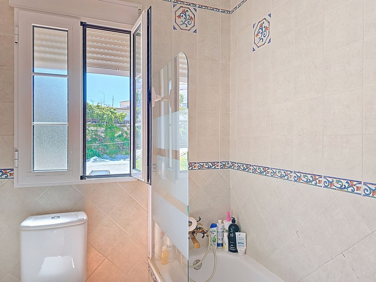 Se vende Villa - Chalet de 4 dormitorios en Costa Del Sol East, Málaga, España