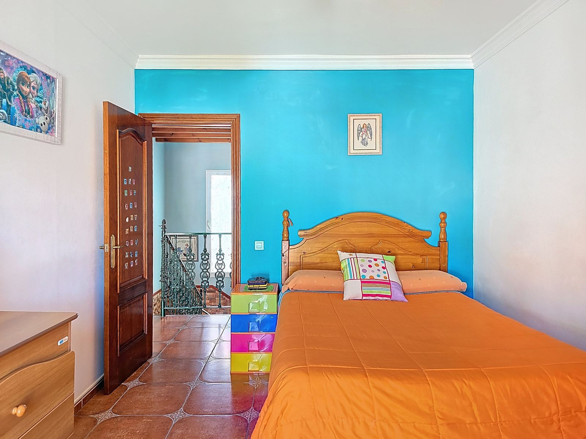 Se vende Villa - Chalet de 4 dormitorios en Costa Del Sol East, Málaga, España
