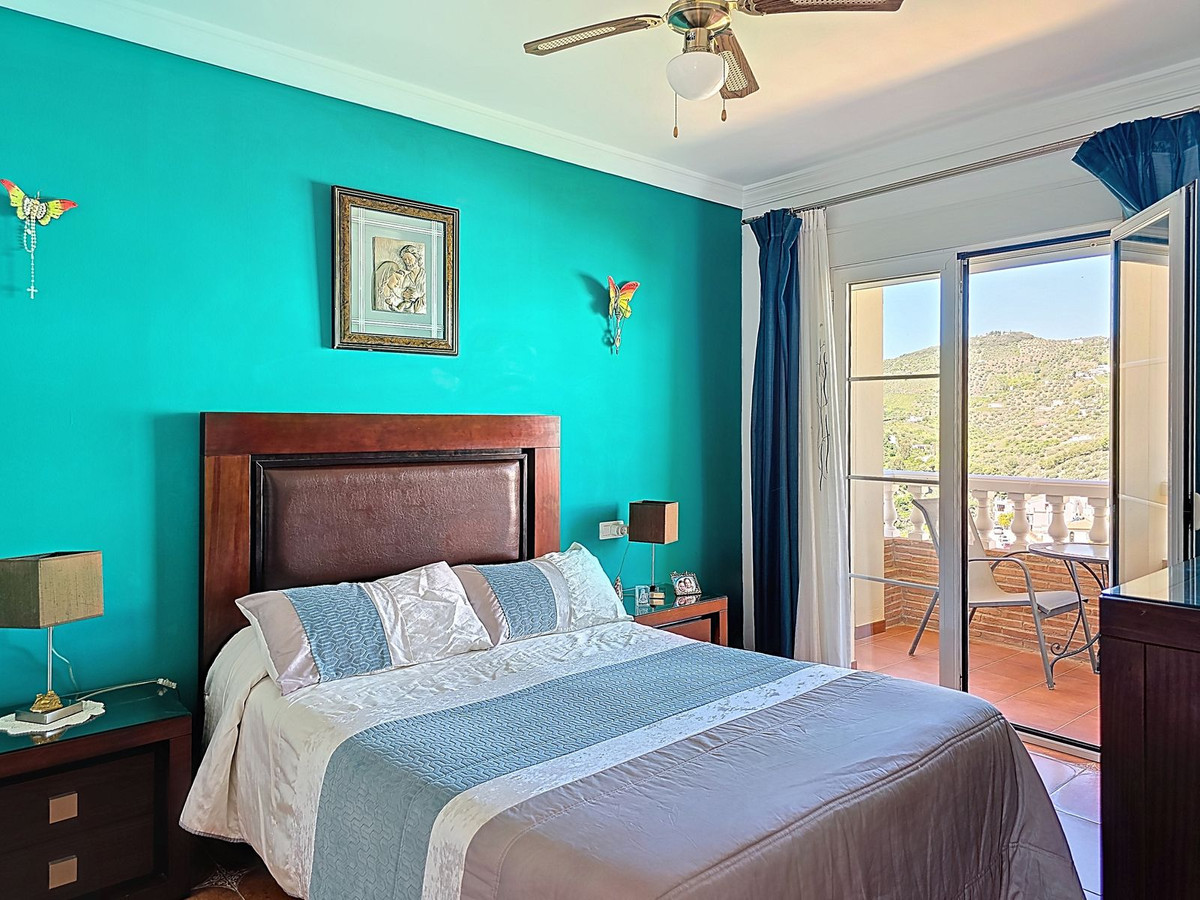 Se vende Villa - Chalet de 4 dormitorios en Costa Del Sol East, Málaga, España
