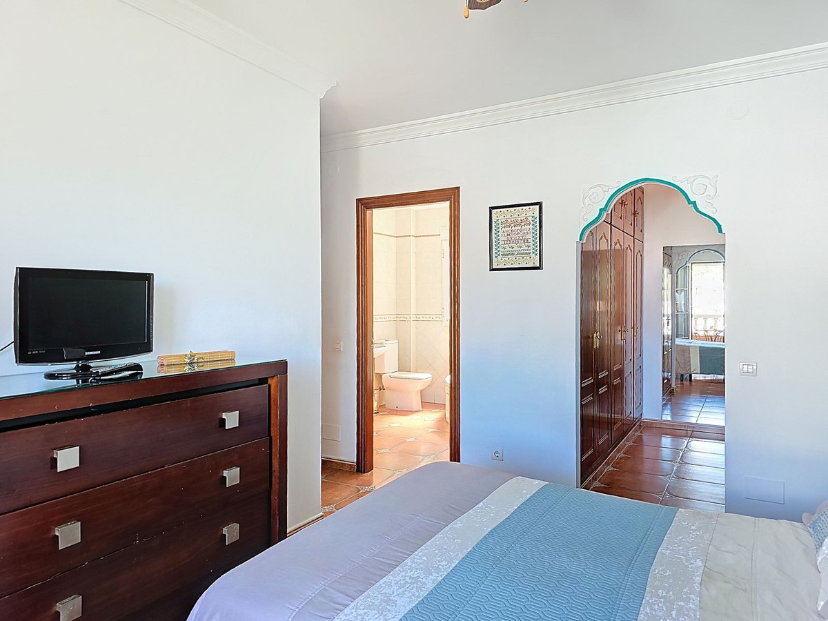 Se vende Villa - Chalet de 4 dormitorios en Costa Del Sol East, Málaga, España