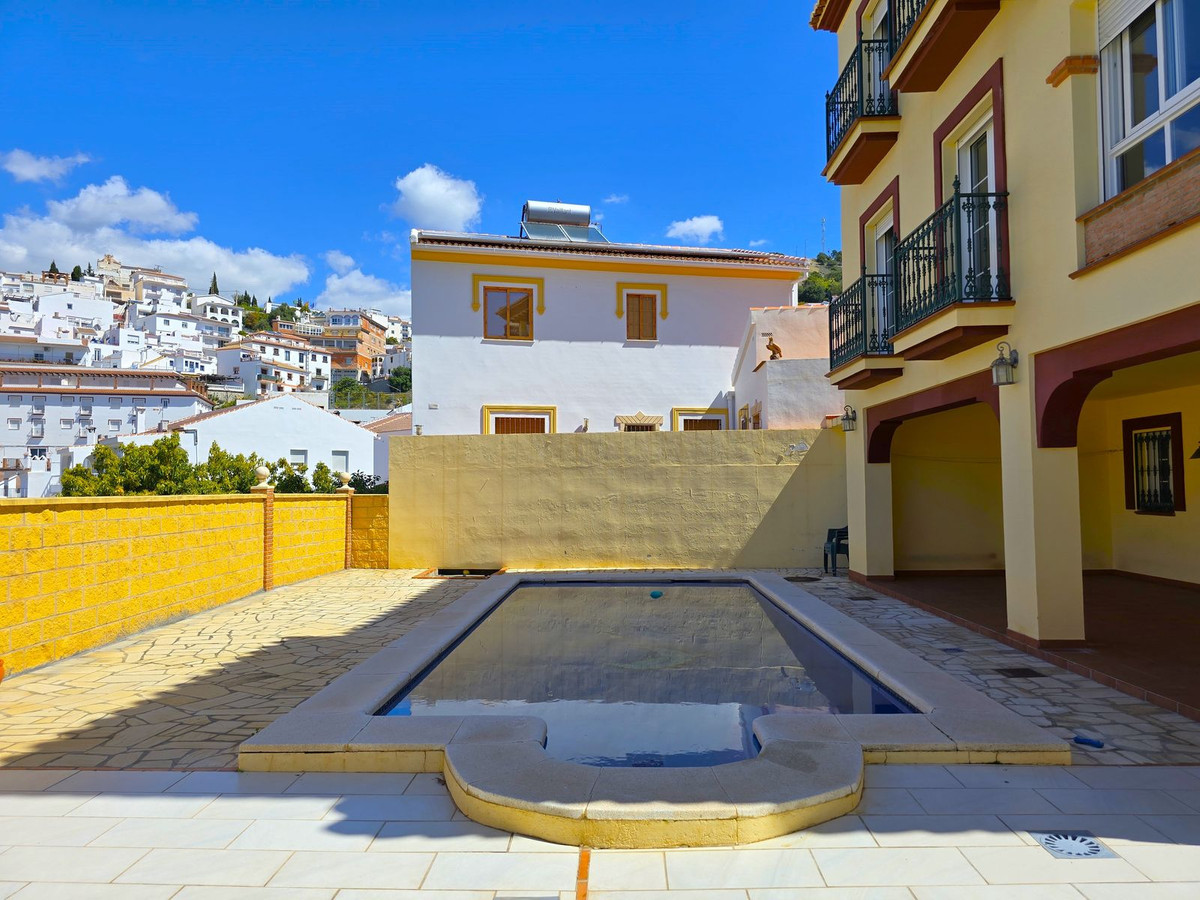 Se vende Villa - Chalet de 4 dormitorios en Costa Del Sol East, Málaga, España