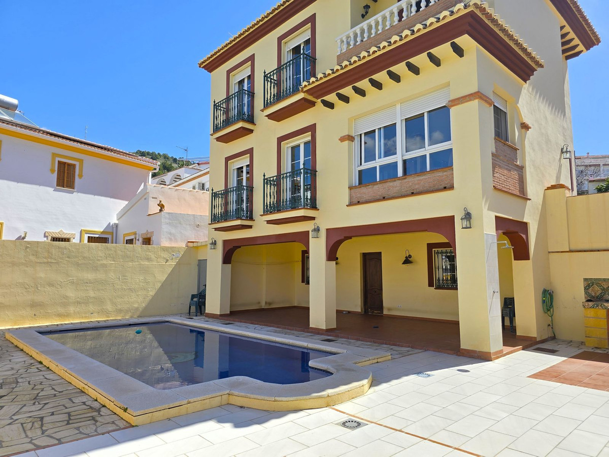 Se vende Villa - Chalet de 4 dormitorios en Costa Del Sol East, Málaga, España