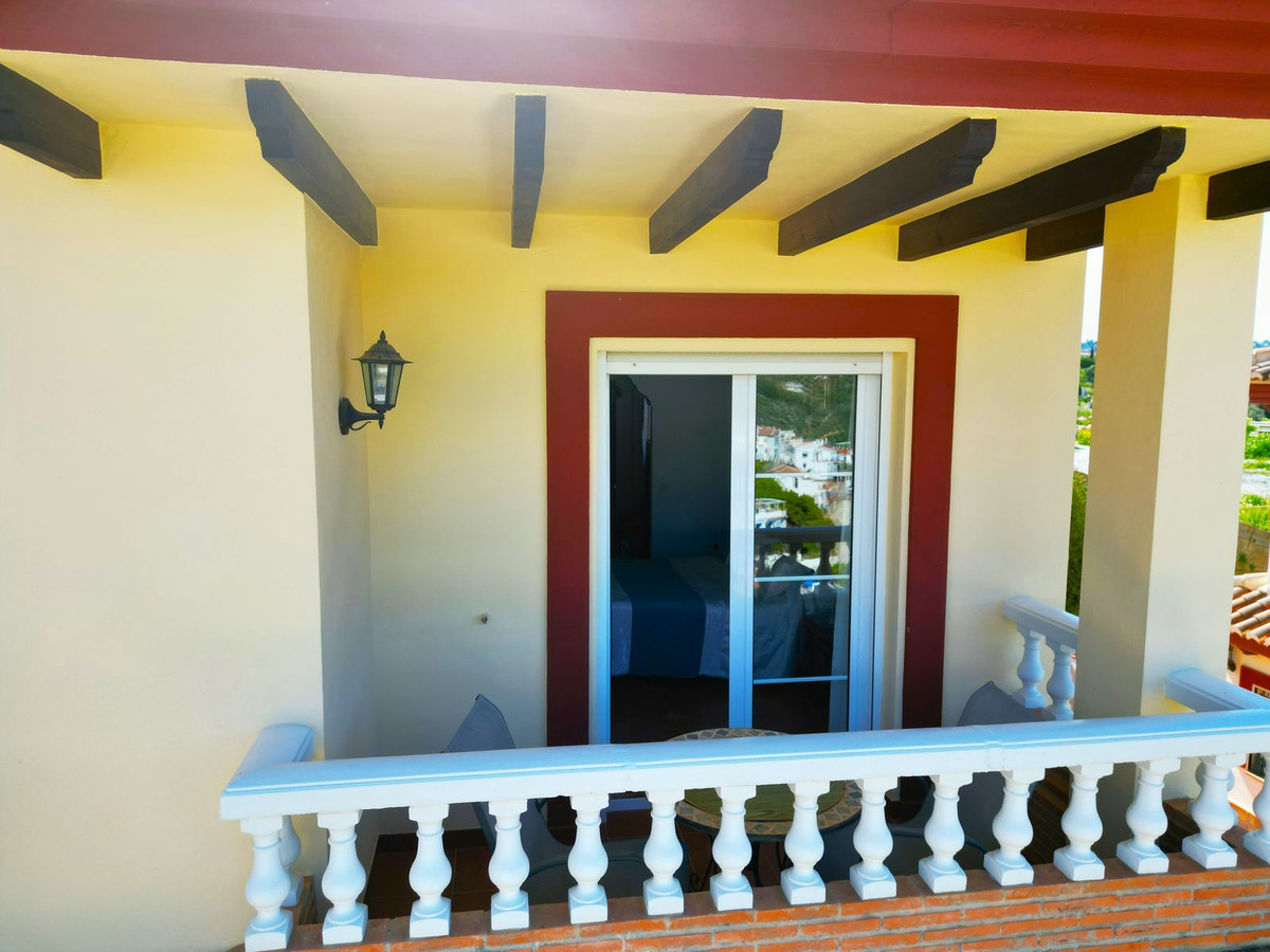 Se vende Villa - Chalet de 4 dormitorios en Costa Del Sol East, Málaga, España