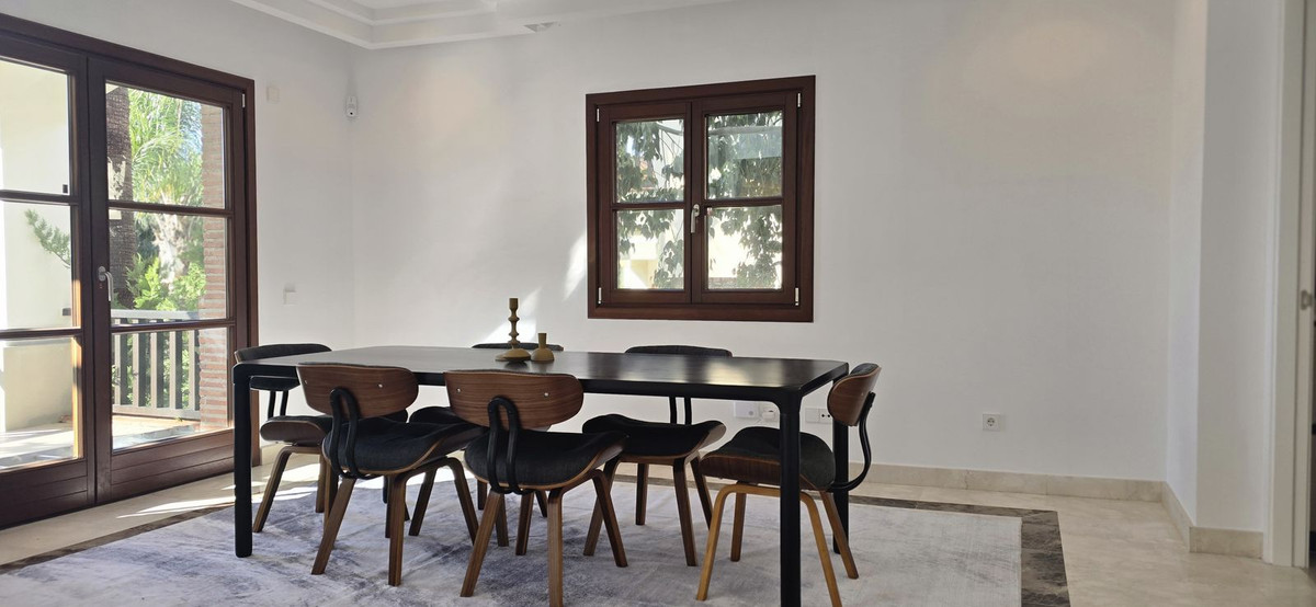 6 Bed Townhouse for sale in The Golden Mile Costa Del Sol, Málaga, Spain
