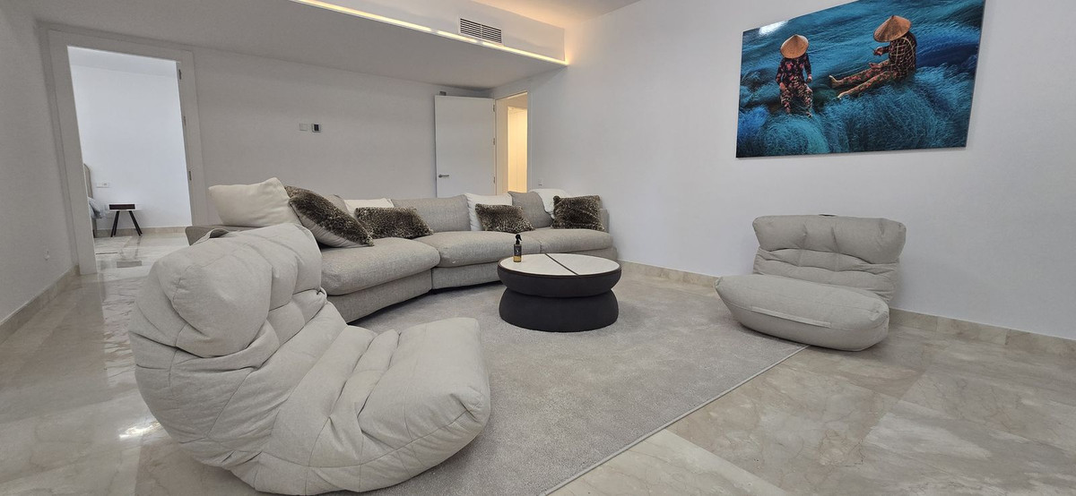 6 Bed Townhouse for sale in The Golden Mile Costa Del Sol, Málaga, Spain
