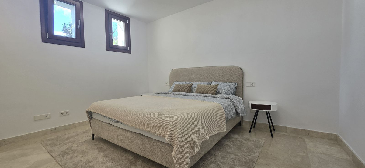 6 Bed Townhouse for sale in The Golden Mile Costa Del Sol, Málaga, Spain