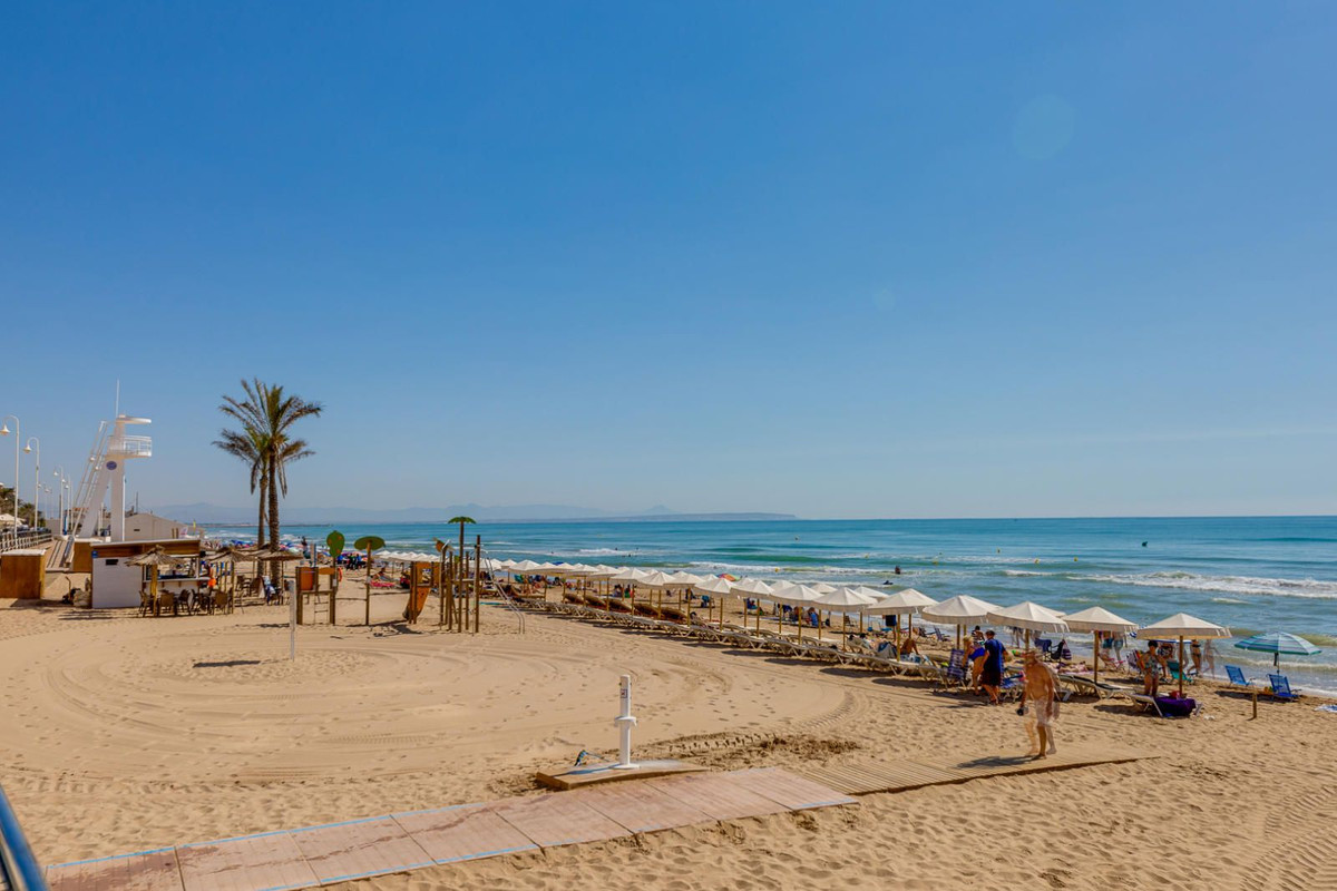 4 Bed Apartment for sale in Guardamar Del Segura Costa Blanca, Alicante, Spain