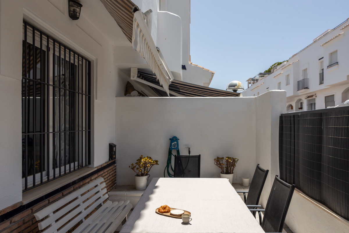 4 Bed Townhouse for sale in Torreblanca Costa Del Sol, Málaga, Spain