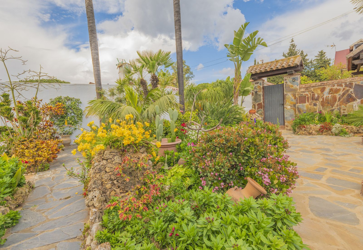 3 Bed Townhouse for sale in Las Chapas Costa Del Sol, Málaga, Spain