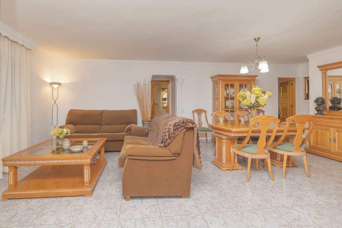 3 Bed Townhouse for sale in Las Chapas Costa Del Sol, Málaga, Spain