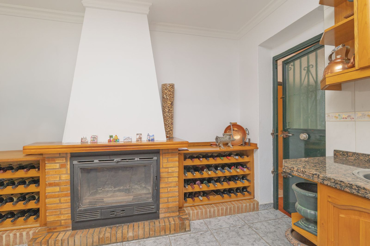 3 Bed Townhouse for sale in Las Chapas Costa Del Sol, Málaga, Spain