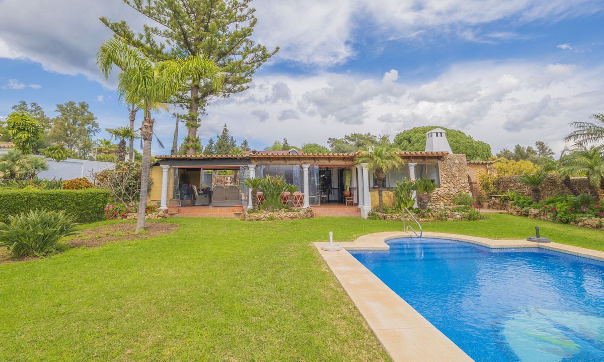3 Bed Townhouse for sale in Las Chapas Costa Del Sol, Málaga, Spain