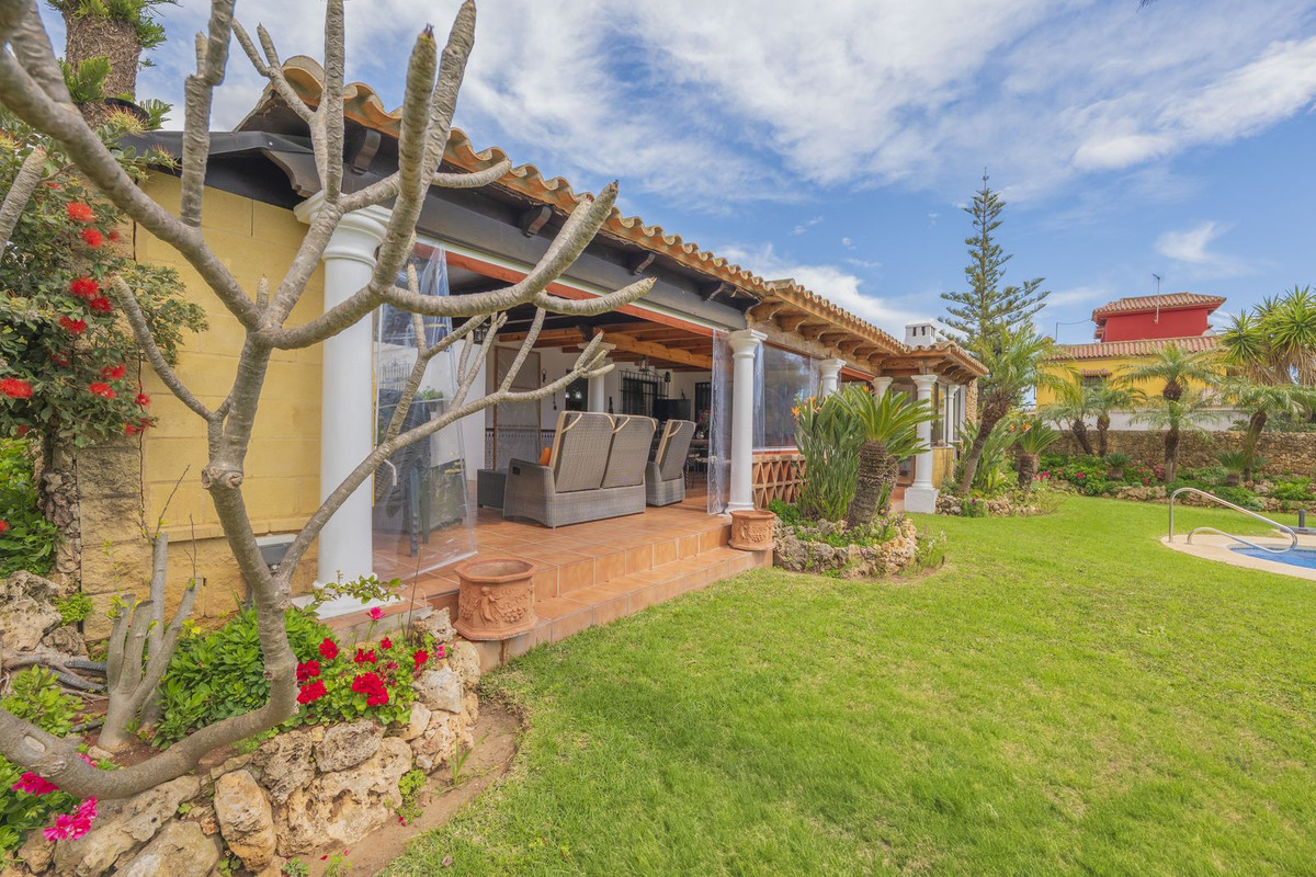 3 Bed Townhouse for sale in Las Chapas Costa Del Sol, Málaga, Spain
