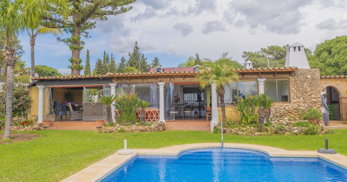 3 Bed Townhouse for sale in Las Chapas Costa Del Sol, Málaga, Spain