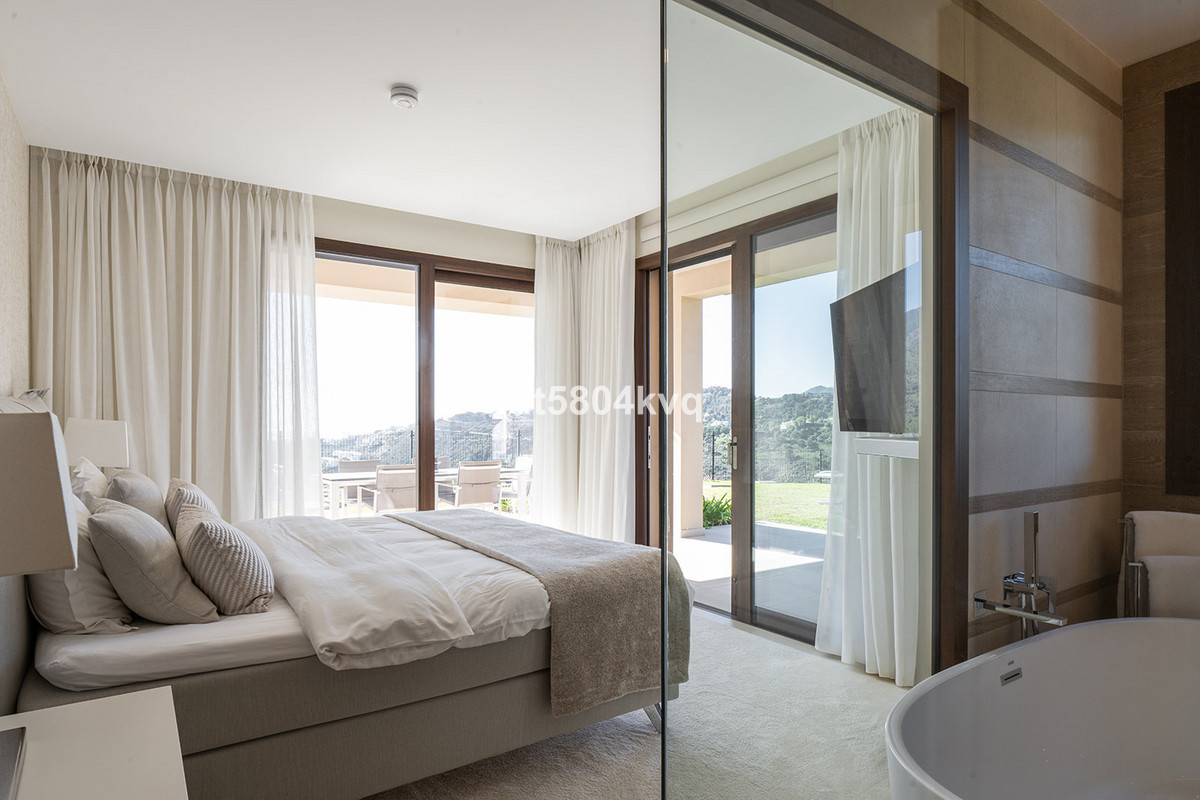 3 Bed Apartment for sale in Benahavís Costa Del Sol, Málaga, Spain