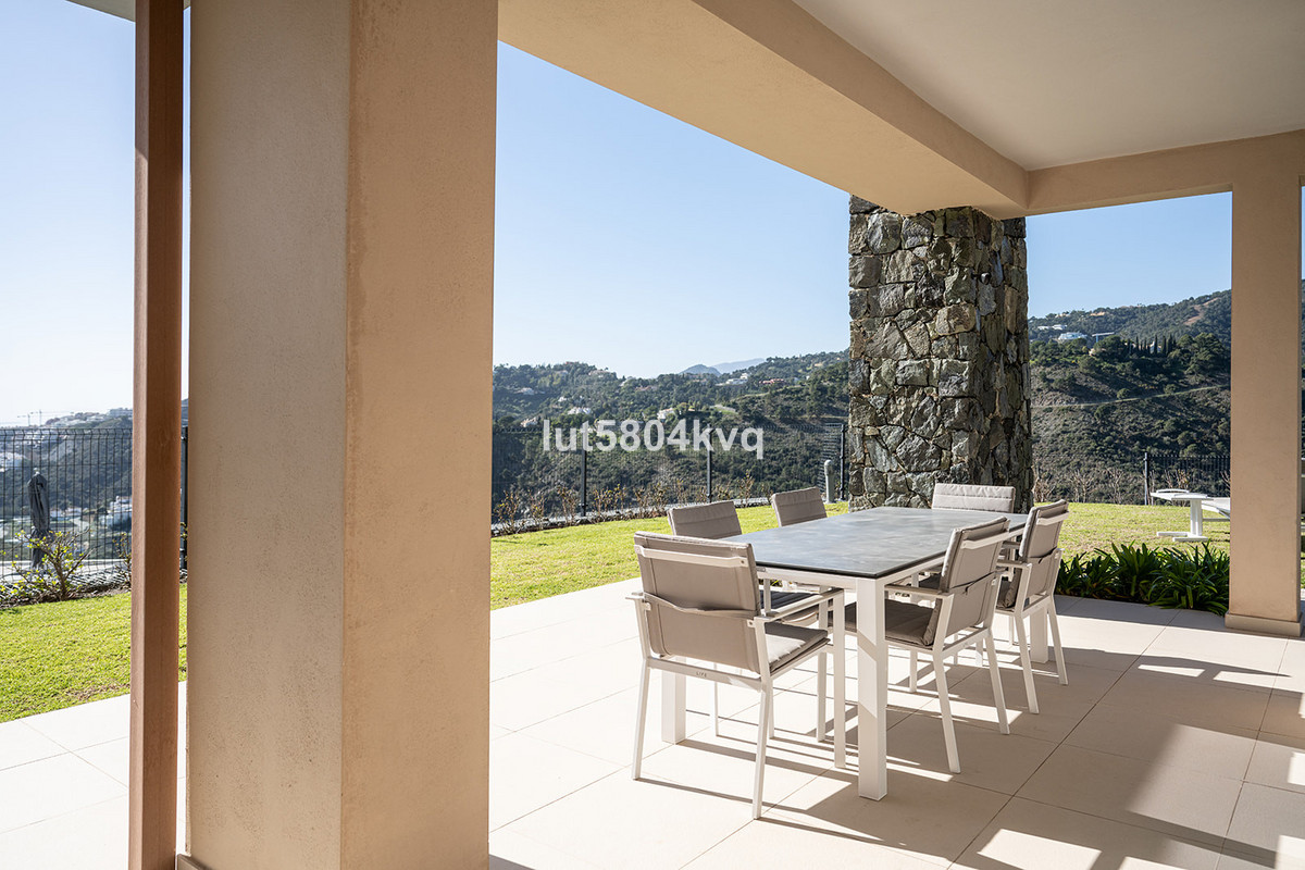 3 Bed Apartment for sale in Benahavís Costa Del Sol, Málaga, Spain