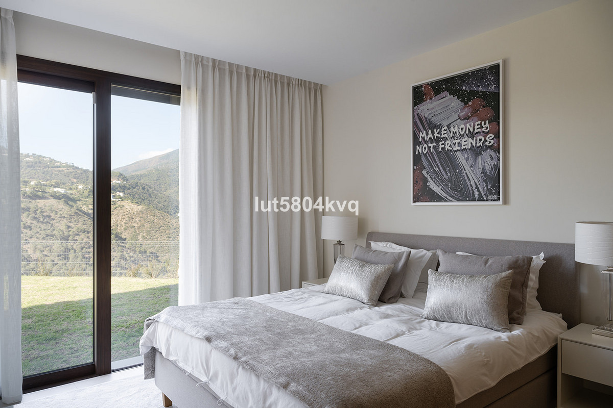 3 Bed Apartment for sale in Benahavís Costa Del Sol, Málaga, Spain