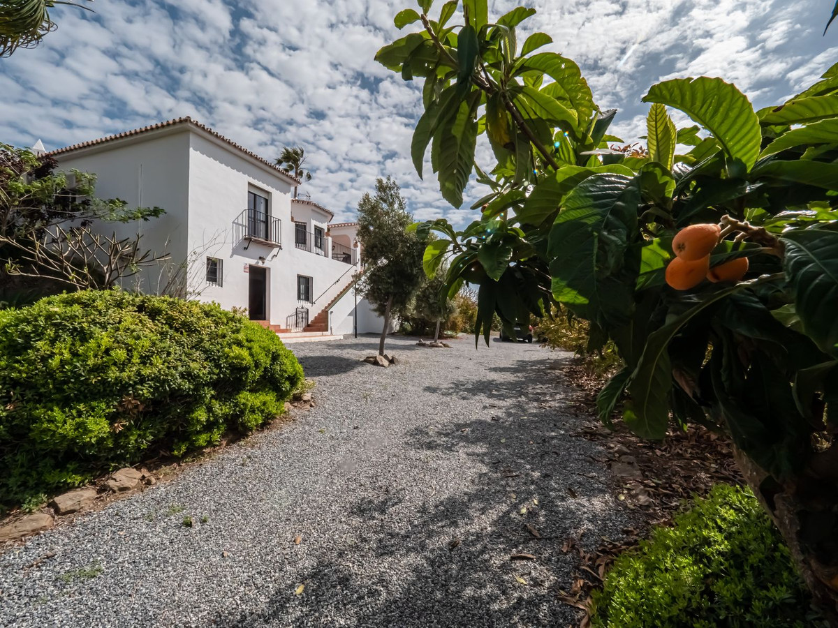 4 Bed Townhouse for sale in Nerja Costa Del Sol East, Málaga, Spain