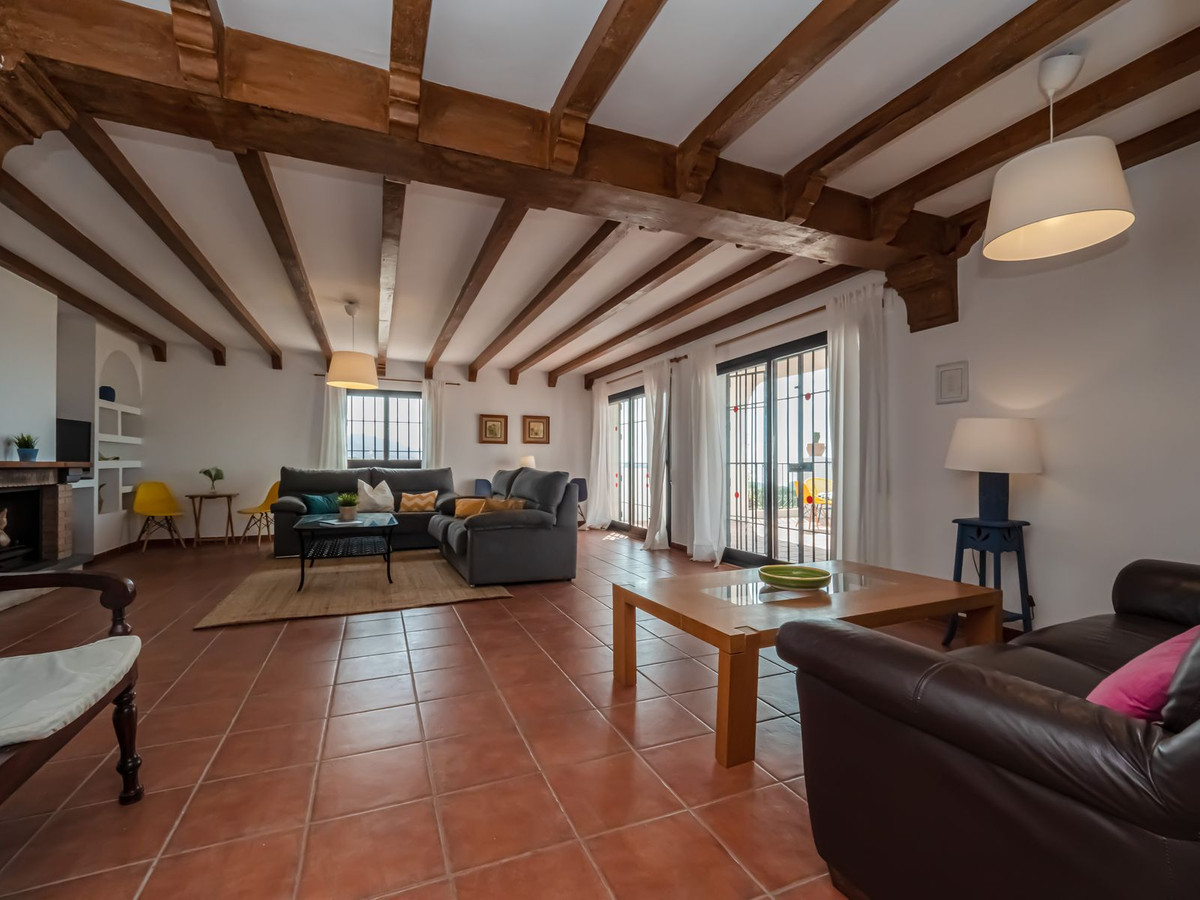 4 Bed Townhouse for sale in Nerja Costa Del Sol East, Málaga, Spain