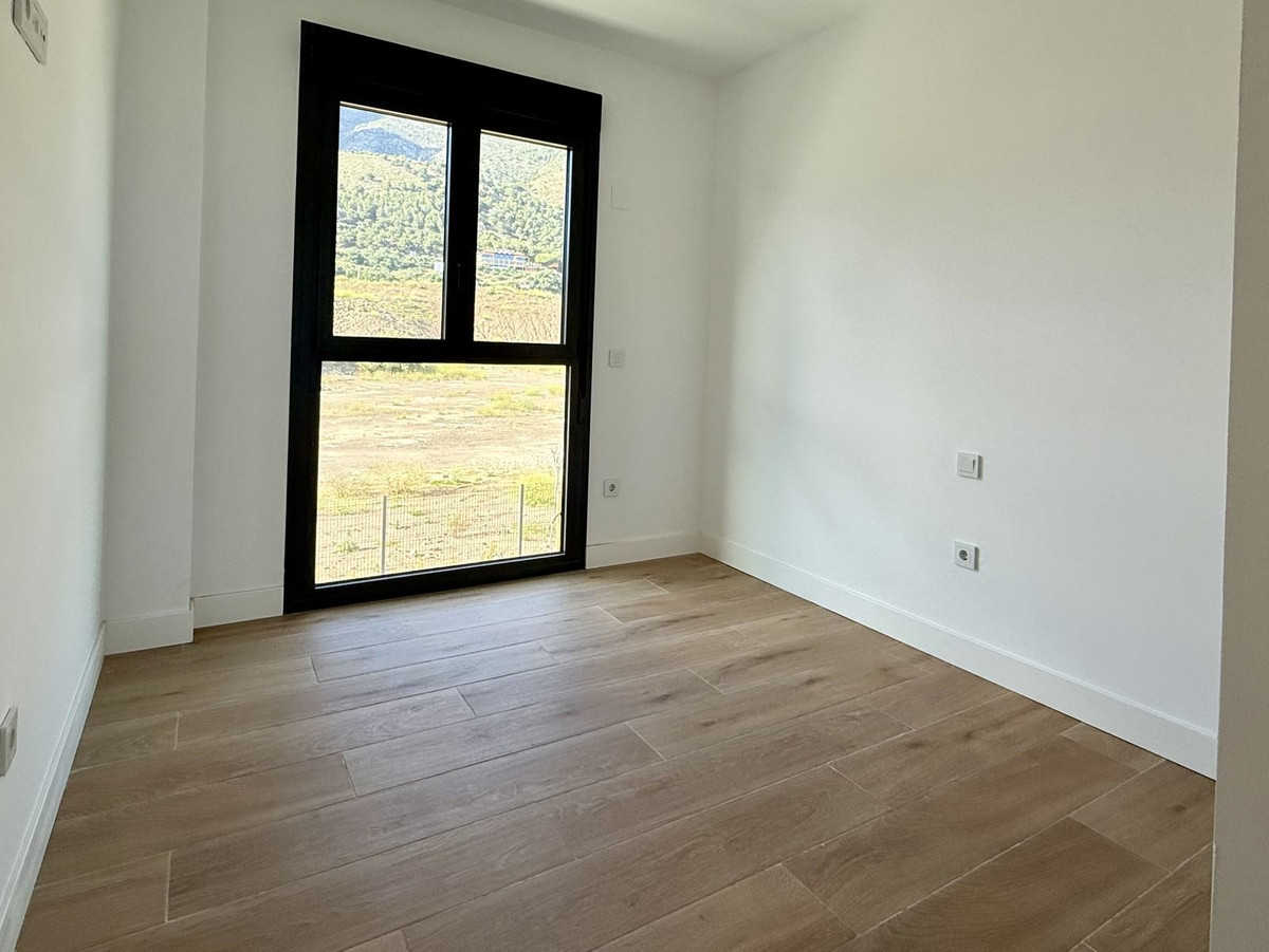 3 Bed Apartment for sale in Fuengirola Costa Del Sol, Málaga, Spain